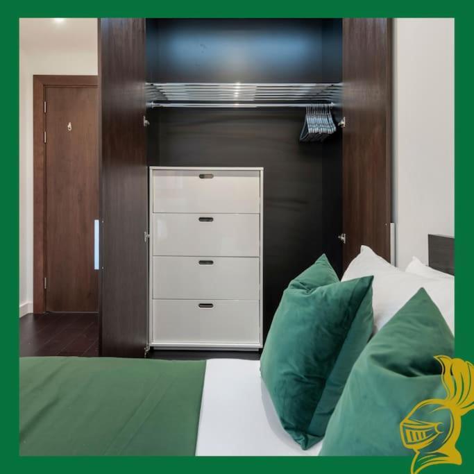 Apartamento The Embassy Two Bedrooms Devereux Residences