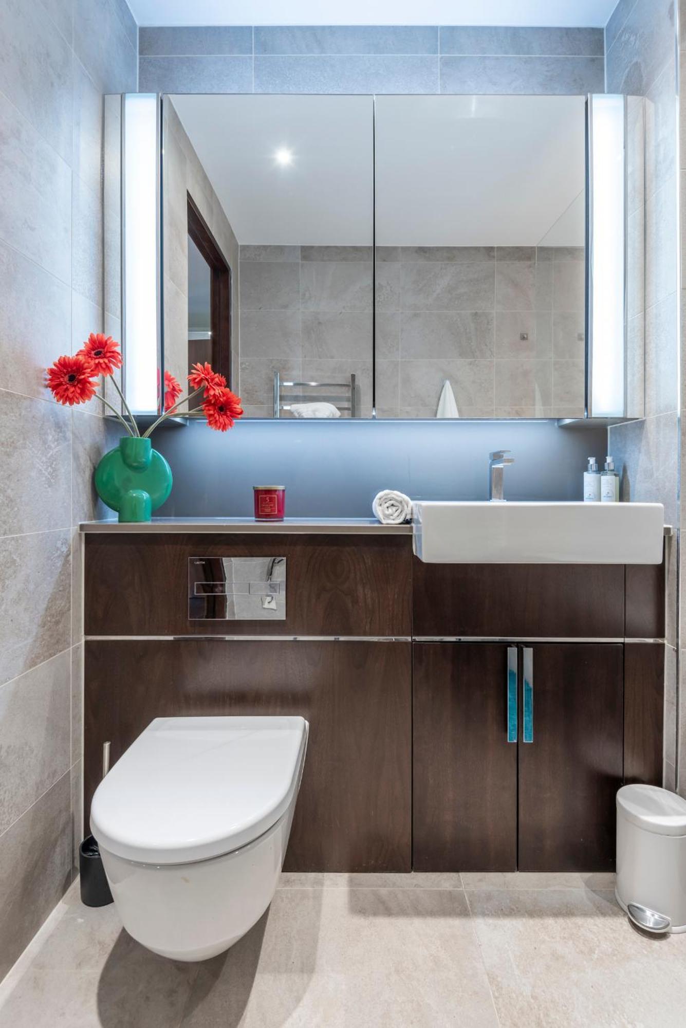 The Embassy Two Bedrooms Devereux Residences Apartamento Londres