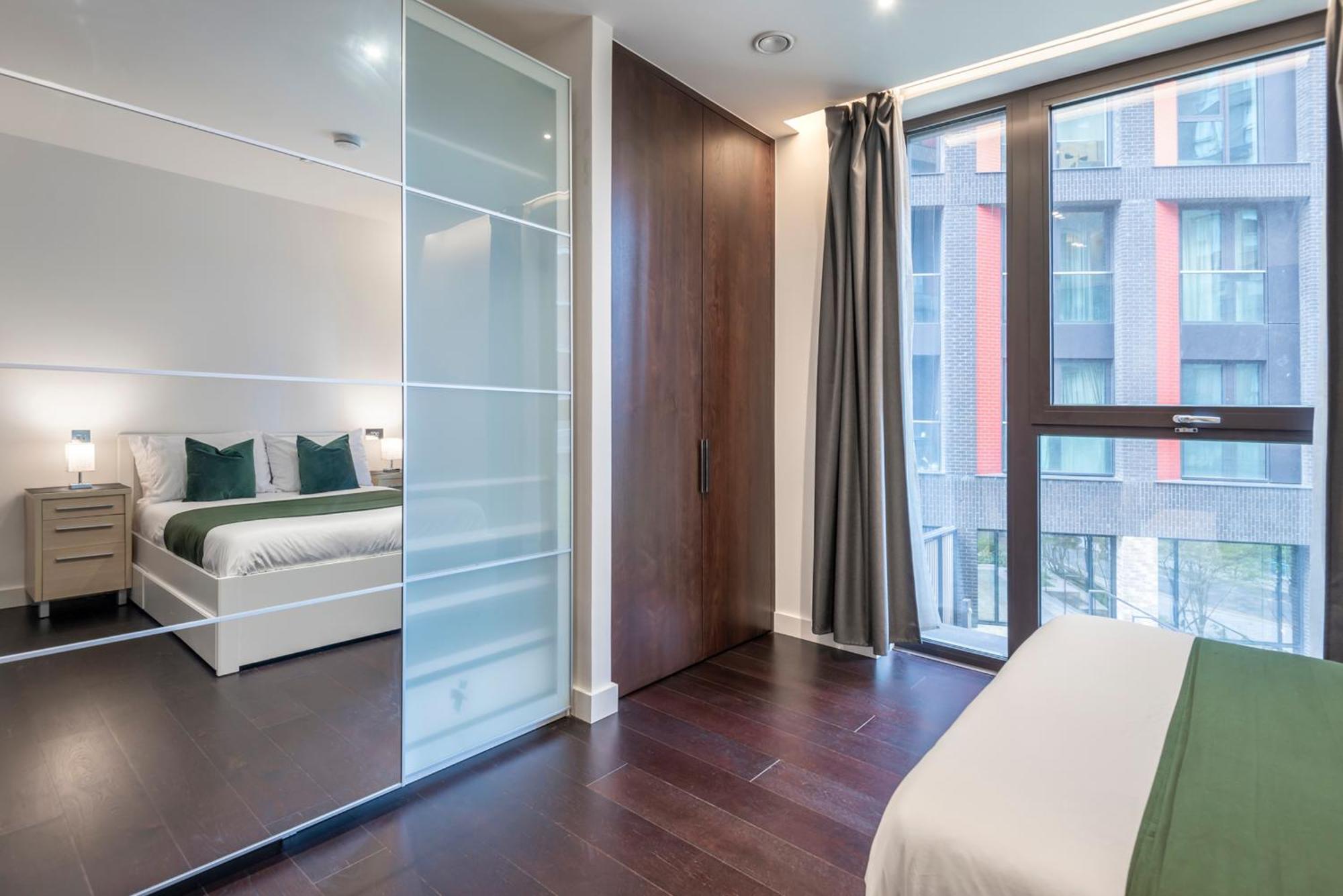 The Embassy Two Bedrooms Devereux Residences Apartamento